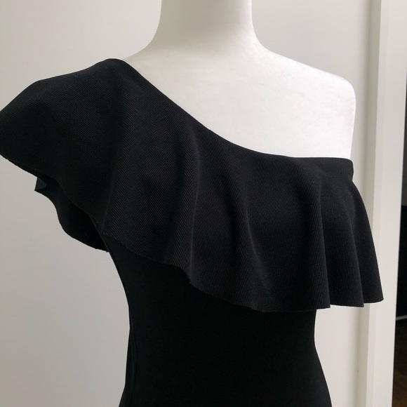 Champagne and Cupcakes - Picture 2 of 7